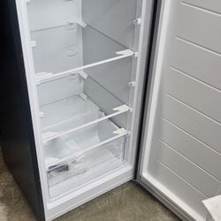 New Vissani 7.1 CF convertible upright fridge