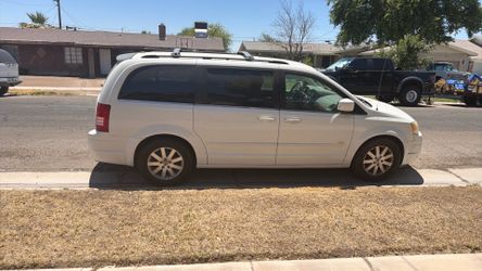 2008 town and Country Van