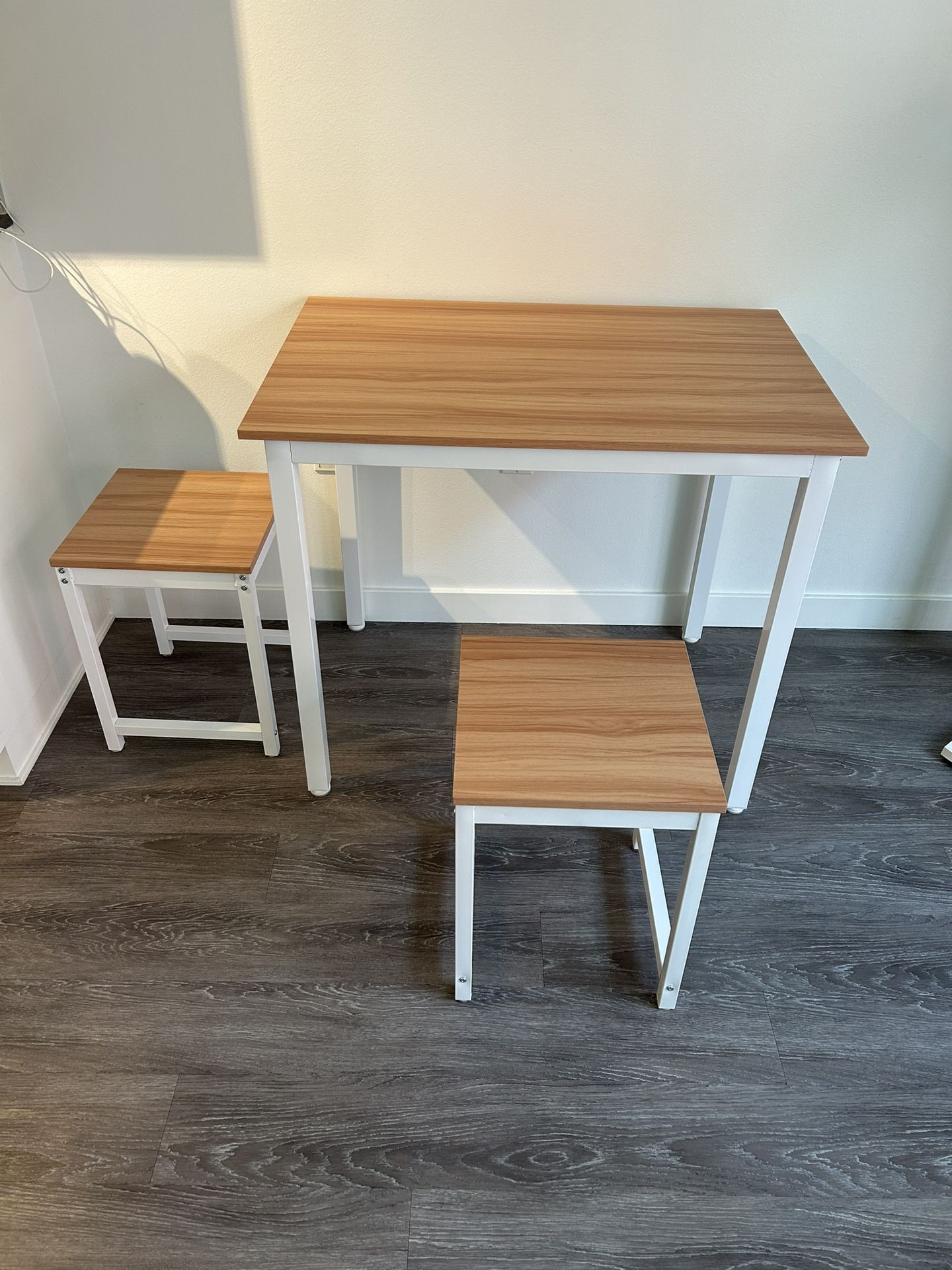 Small Bistro Table With 2 Stools