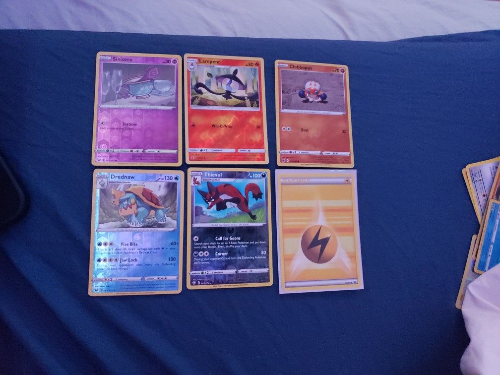 6 Pokémon Cards