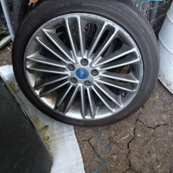 Have Three Rims For Ford 5 Lugs Tiers Not Good 