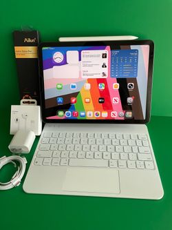 Apple IPad Air 5th Generation (10.9” Liquid Retina/ M1 chip / 2022 Model) 64GB with pen, keyboard case & Accessories (256gb $479)