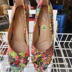 Size 11 Printed Wedge Sandles 