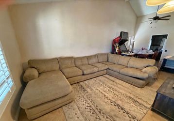 *FREE LOCAL DELIVERY* 🤍 Beautiful Large Beige Sectional with Chaise