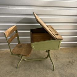 Old School Desk For Little Kids 