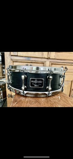 Drums - Majestic Concert Black Snare Drum Maple 14x6.5