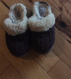 Kids ugg slippers
