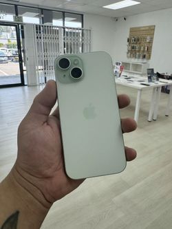 iPhone 15 6.1" (T-Mobile Locked) 128GB Green Premium Pre-owned