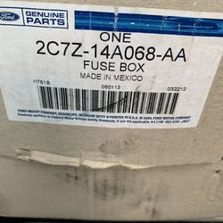 7.3 SD F250/350/Excursion Fuse Box 