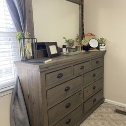 Kind Size Bedroom Set