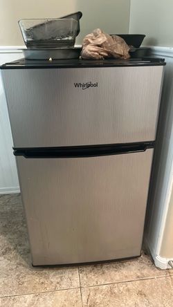 Mini fridge /freezer