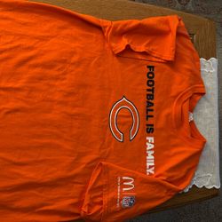 Chicago Bears Extra Large T-Shirt Football Is Family