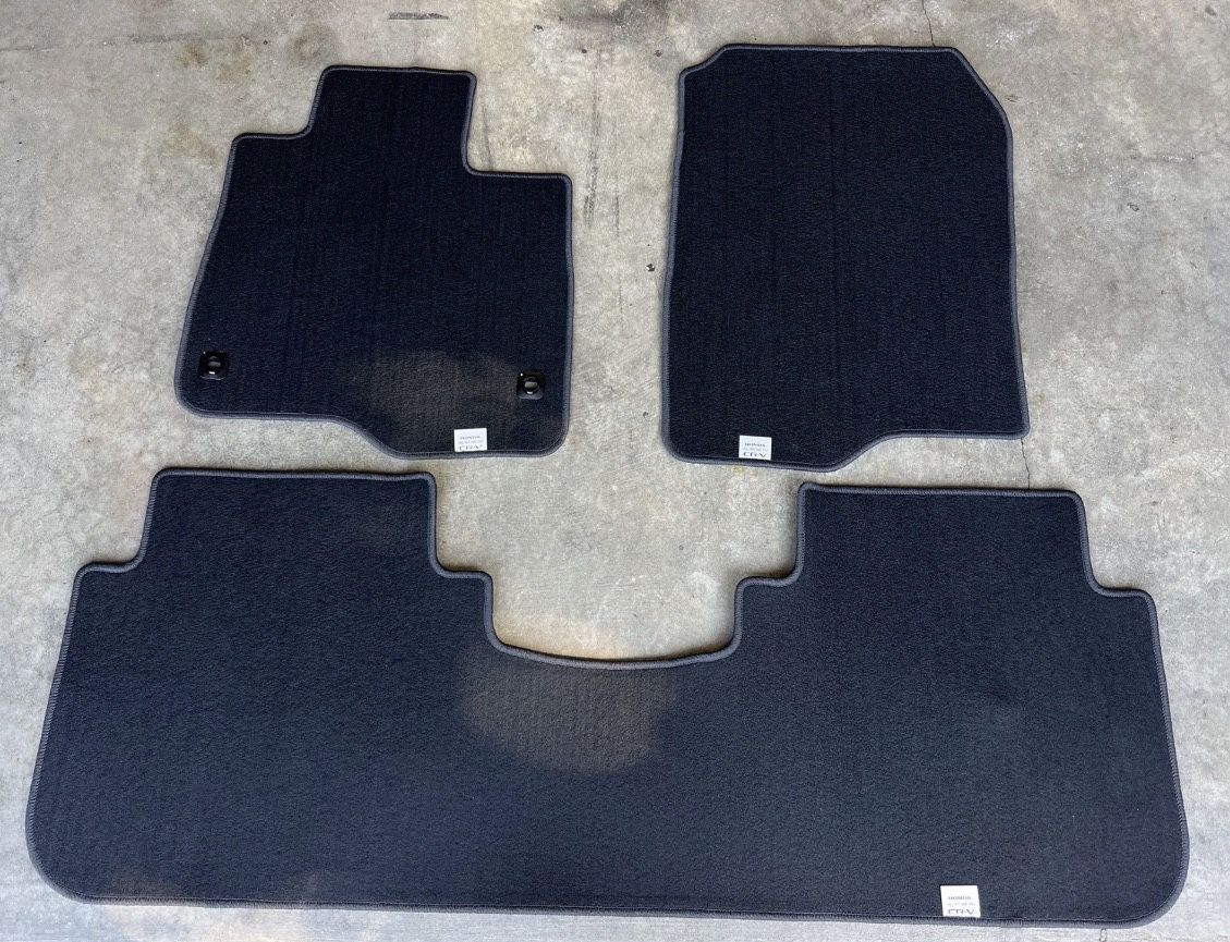 NEW 2023-2026 Honda Genuine CRV Front and Rear Dark Gray Floor Mats!  Brand new in packaging!