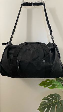 🚀 Multi-Pocket Black Duffel Bag – Perfect for Gym & Travel! 🔥