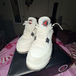 Air Jordan 4 Retro 