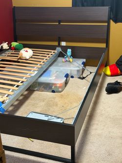 *FREE* BED FRAME