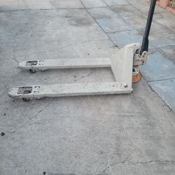 Crown Pallet Jack