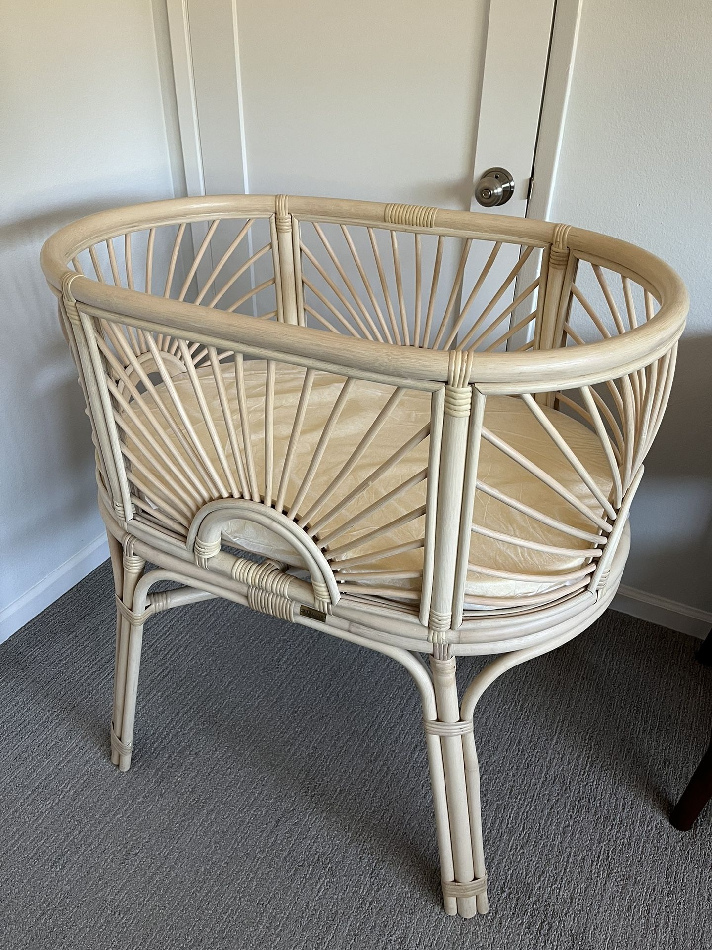 Sacred Bundle Oval Sunrise Bassinet