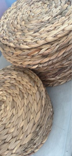Woven round placemats