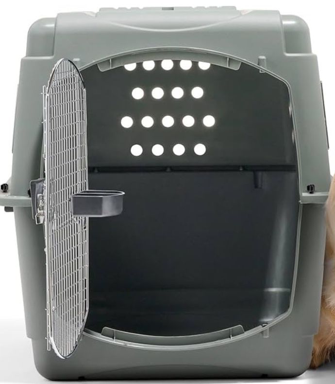 Petmate Sky Kennel, Dog Crate for Pets 70-90 lbs, Heavy-Duty Plastic Construction - Made in USA - 40 Inches