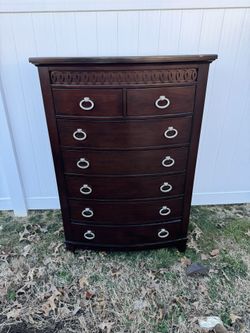 Wood Dresser/Night Stand Set
