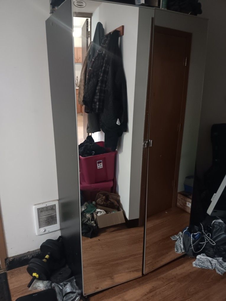 Mirrored Hanger Closet