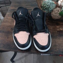 Jordan 1 Coral Size 9 Mens $35 Obo