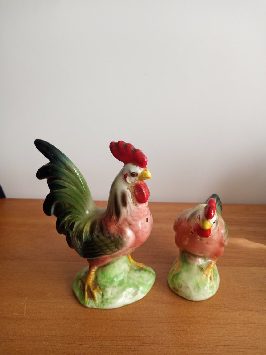 Hen And Rooster Salt And Pepper Shaker