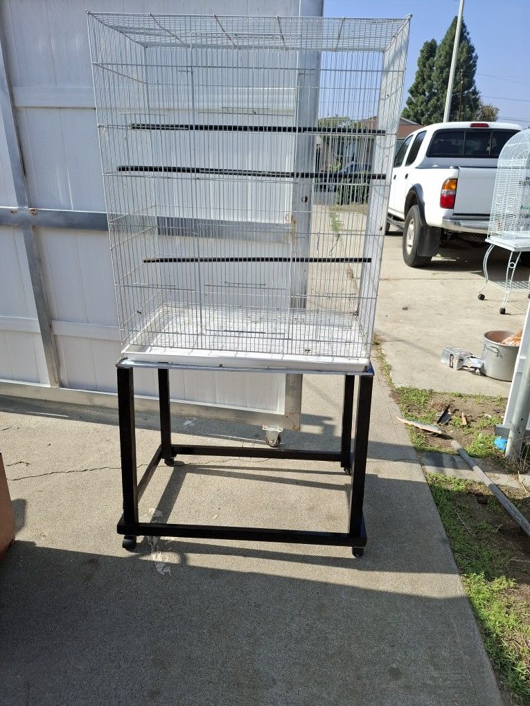VERY NICE CAGE For Any Kind Of Birds Very Good Condition 