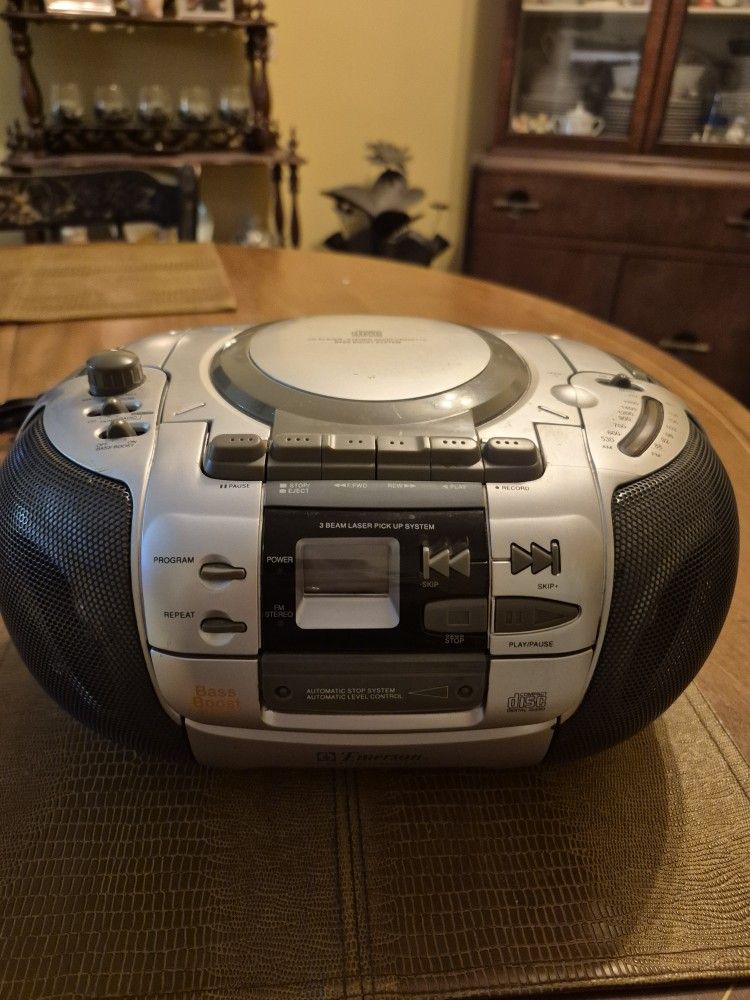 Emerson a m f m radio Model PD 6513
