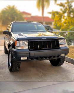 5.9 Jeep Grand Cherokee 4x4