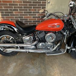 1100 V Star