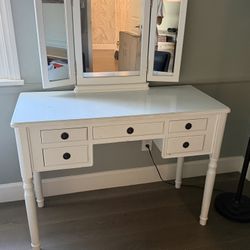 Girls Vanity Desk