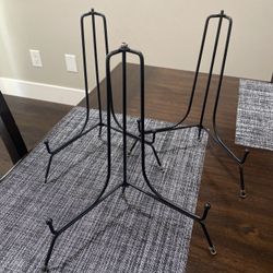 10 Inch Black Easels 
