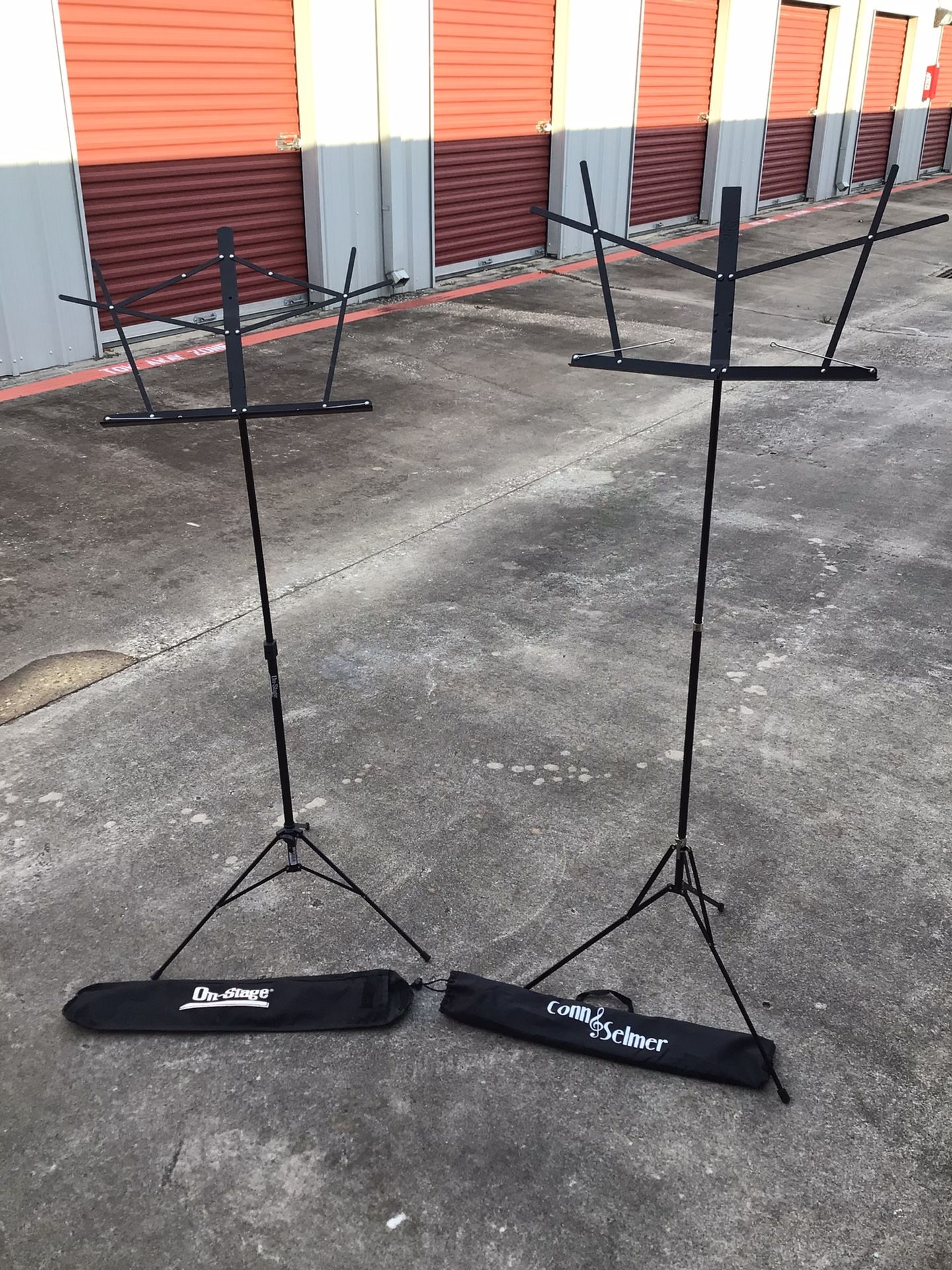 Onstage Conn Selmer musician vocalist singer maestro conductor pastor reverend temple church school classroom book instrument stand