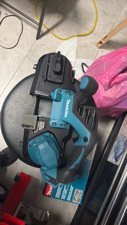 Makita Portable Band Saw – Metal Cutting Tool