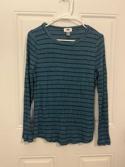Old Navy Women’s Medium Long Sleeve Blue Striped Shirt