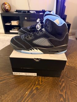 Air Jordan 5 “UNC” size 10M