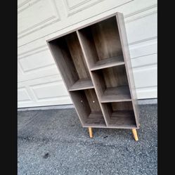 5 Cube Small Bookshelf,3 Tier Mid-Century Modern Bookcase with Legs,Wood Bookshelves Storage Organiz