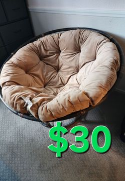 Lounge chair with cushion
