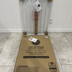 Wide Pet Gate / Baby Gate - Fits Openings 24” - 40.5”