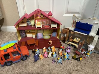 Bluey house, car and caravan playsets