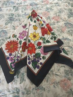 NEW! Women’s Floral Scarf