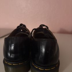 Doc martens Size 6 men Women 7.5