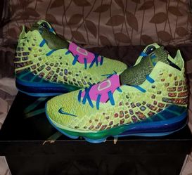 Lebron 17 "Mr Swackhammer" (SpaceJam)