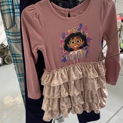 Women’s, Boys And Girls Clothes 