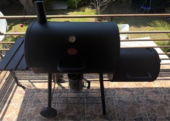 Char-Griller Smokin’ Pro Barrel Grill with Offset Smoker