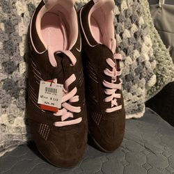 American Eagle Woman’s Size WM 8.5