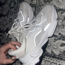 Women’s Sneakers 
