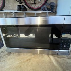 LG Microwave 